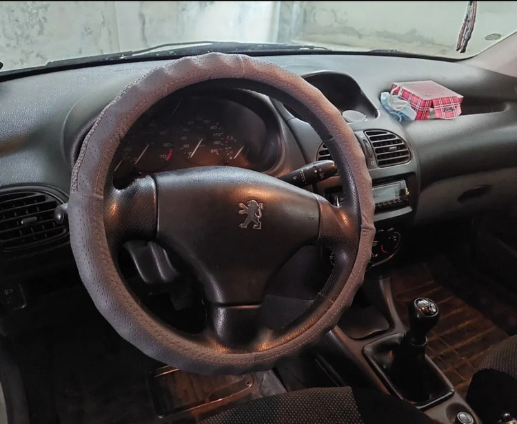 دور فرمان اماده طرح چرم مدل کلاسیکsp. car